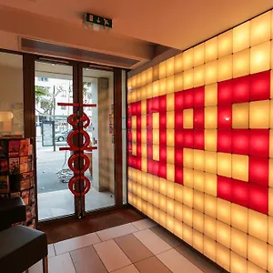  Hostal Oops! Latin Quarter By Hiphophostels Francia